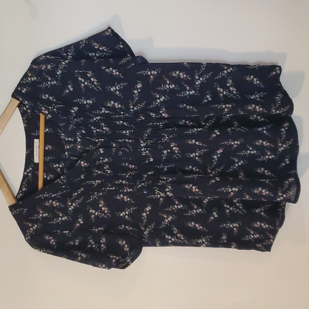 Stitch fix Fun 2 Fun semisheer short-sleeved blouse navy with flowers.